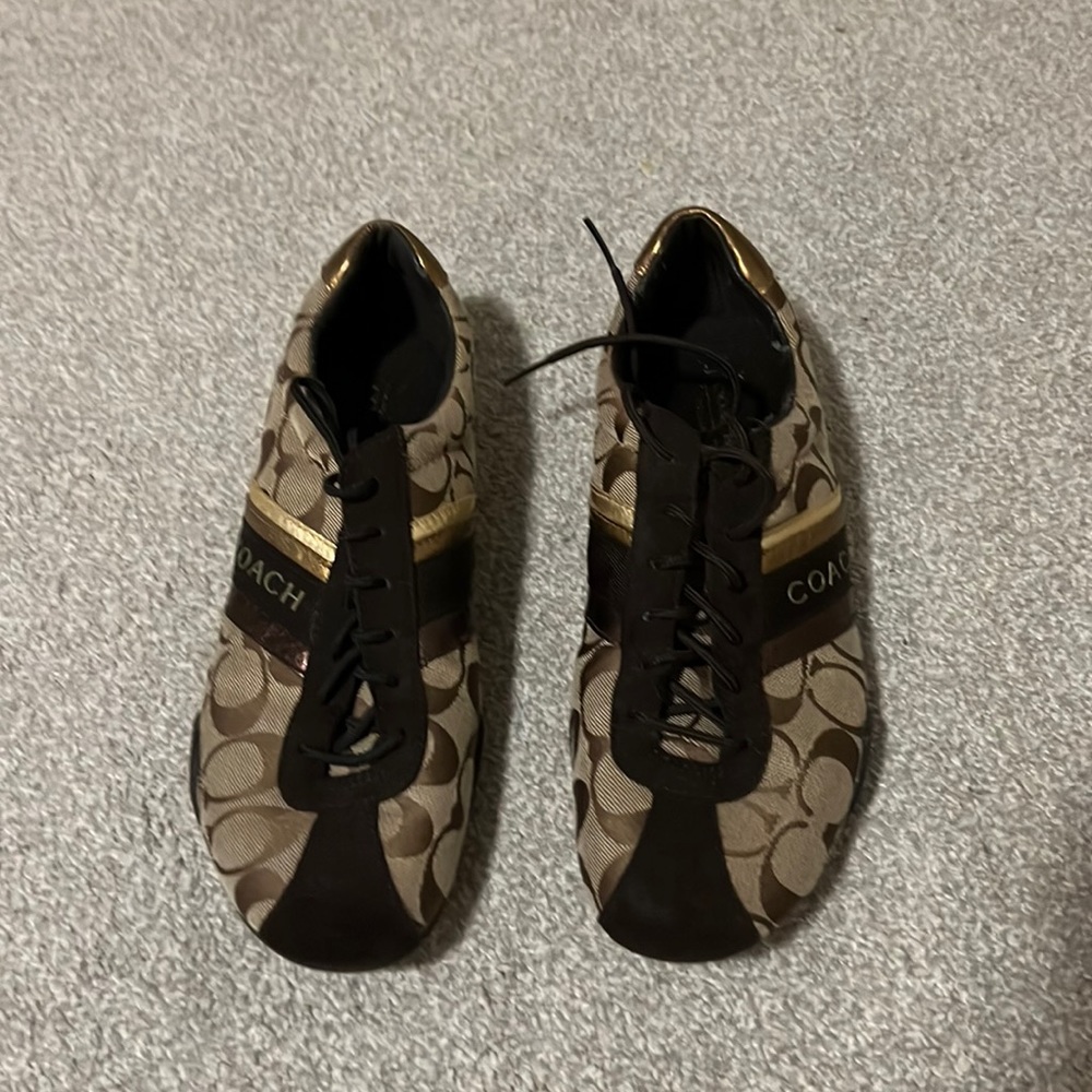 Coach shoes worn a few times size 8 1/2